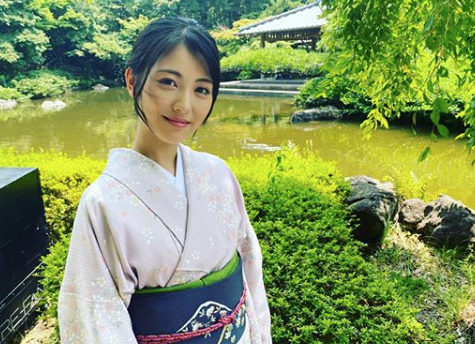 小悪魔メイクで色気が凄い 浜辺美波の最新cmが可愛すぎる 動画アリ エンスタグラム 音楽 芸能情報サイト 小悪魔メイクで色気が凄い 浜辺美波の最新cmが可愛すぎる 動画アリ エンスタグラム 音楽 芸能情報サイト